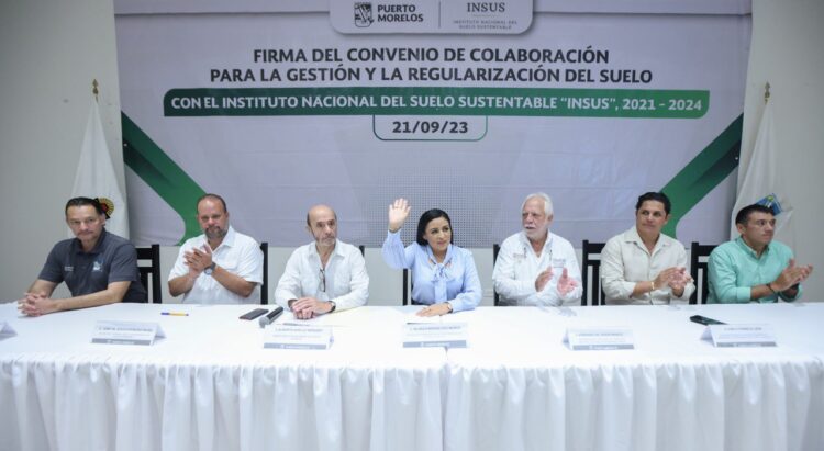 Blanca Merari firma convenio para ordenar crecimiento urbano de Puerto Morelos
