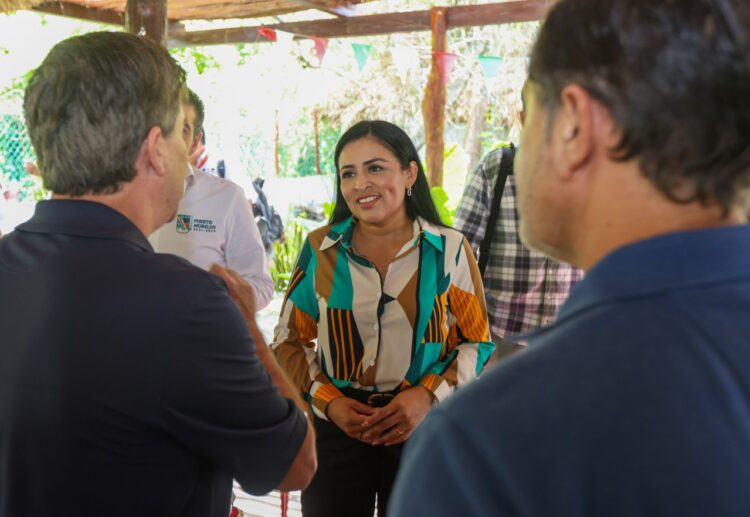 Blanca Merari establece comunicación con prestadores de servicios de la Ruta de los Cenotes