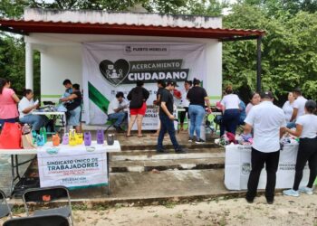 Desarrollo Social de Puerto Morelos acerca servicios a los habitantes de Delirios