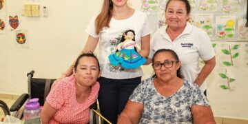 Fomenta Atenea Gómez empoderamiento de isleñas con programa "Mujeres Aprendiendo y Emprendiendo"