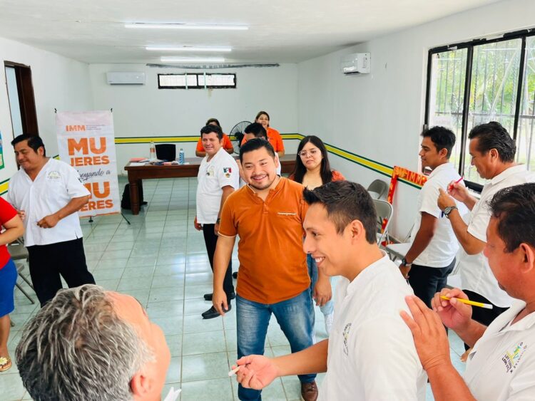 Instituto de la Mujer lleva a taxistas de Leona Vicario curso sobre “Inteligencia Emocional”