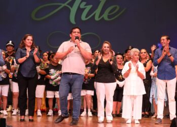 Celebran adultos mayores “Una Vida en el Arte” en Playa del Carmen