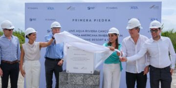 Pone Mara Lezama primera piedra de hoteles Live Aqua Riviera y Grand Fiesta Americana
