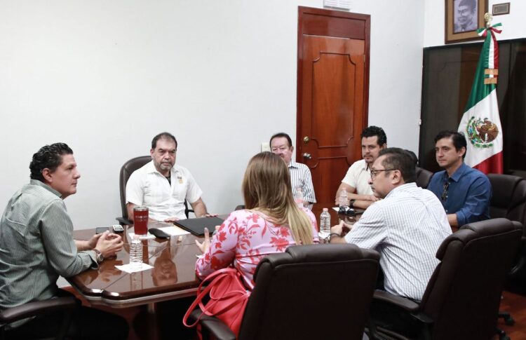 Se reúne presidente de la JUGOCOPO con representantes del Consejo Coordinador Empresarial