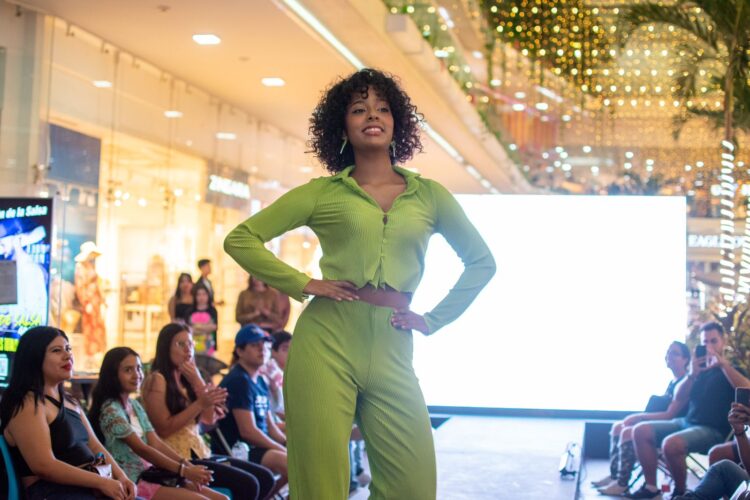 Fashion Show: Estilo y autoconfianza para empoderar a la juventud en Playa del Carmen