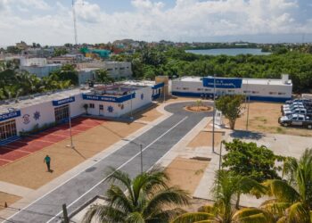 Atenea Gómez dignifica la labor de las y los elementos policiacos en Isla Mujeres