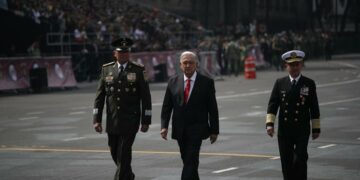 AMLO agradece "contribución fundamental" de Semar y Sedena en seguridad