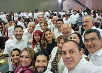 No es "extraño" que AMLO haya descentralizado el Informe, señalan gobernadores