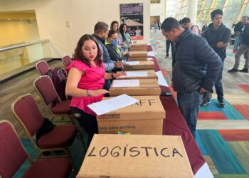 Respaldan gobernadores de Morena encuesta para proceso interno