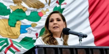 Informes, inconformes; política y gobierno