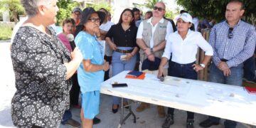 Blanca Merari atiende inquietudes de habitantes de Villas Morelos 2