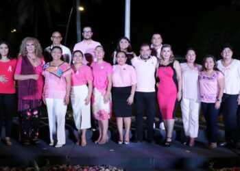 Humberto Aldana encabeza encendido rosa en el Congreso