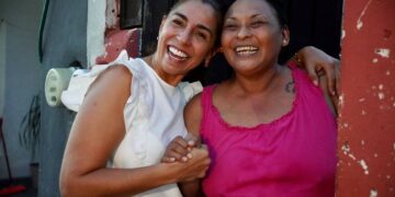 Visita Marybel Villegas a vecinos de Villas del Mar III