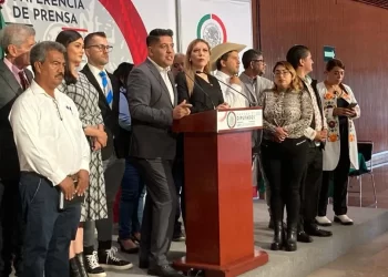 Se suman diputados de Monreal al equipo de Marcelo Ebrard