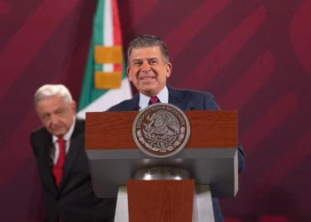 AMLO despide al titular de Profeco, Ricardo Sheffield
