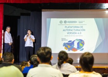 Capacitan a contribuyentes en emisión de facturas en Playa del Carmen