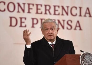 AMLO pide no devolver los 15 mil mdp de fideicomisos y destinarlos a becas para niños de primaria