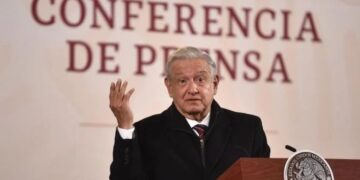 AMLO pide no devolver los 15 mil mdp de fideicomisos y destinarlos a becas para niños de primaria