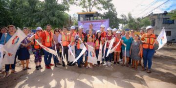 Ana Paty Peralta da banderazo para mejoramiento de calle en las Supermanzanas 96 y 99