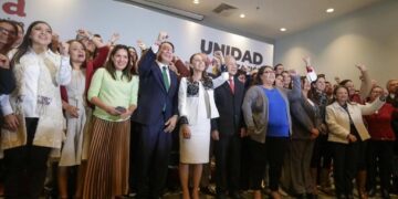 Aspirantes finalistas de Morena firman acuerdo de unidad