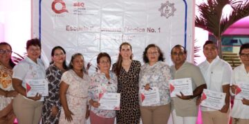 Atenea Gómez encabeza aniversario de la Escuela Secundaria Técnica “Presidente Juárez” en Isla Mujeres