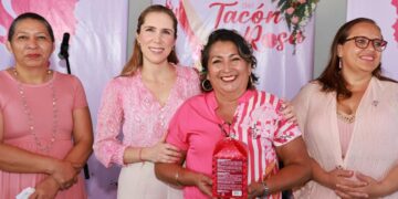 Atenea Gómez encabeza desayuno del Tacón Rosa en el marco del mes de la lucha contra el cáncer de mama