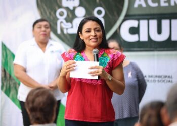 Blanca Merari lleva programa “Acercamiento Ciudadano” a Central Vallarta
