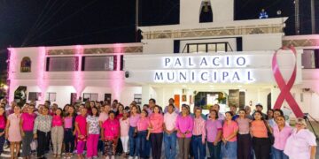Luego de encendido rosa, inician acciones preventivas contra el cáncer de mama
