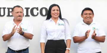 Blanca Merari entrega equipamiento y uniformes a trabajadores de Servicios Públicos
