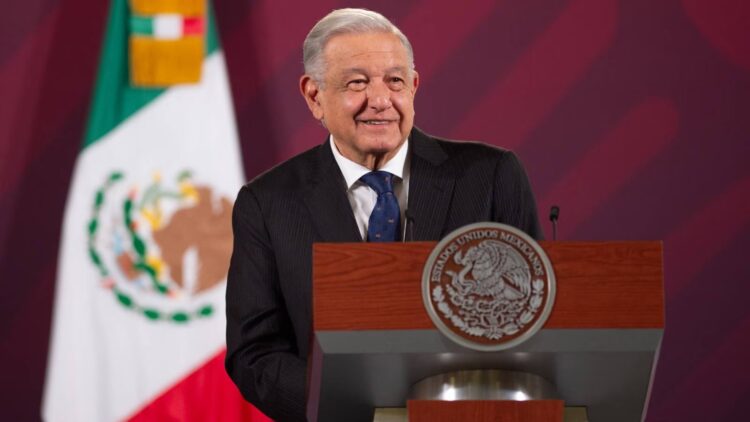 Rebautiza AMLO a los conservadores