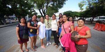 Continúa Ana Paty Peralta contrucción de pasos peatonales