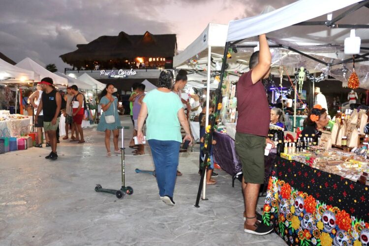 Crece Interés de mujeres Portomorelenses en la actividad artesanal Reyna Barrera