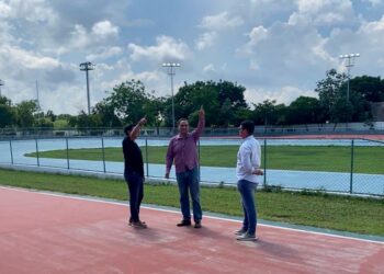 Alumbran la pista de patines de Playa del Carmen