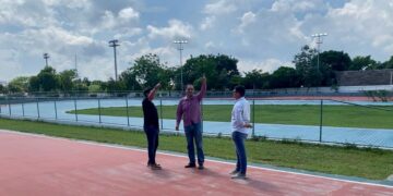 Alumbran la pista de patines de Playa del Carmen