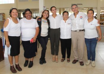 Con ayuda de la ciudadanía renovaremos primer biblioteca pública de Cancún: Ana Paty Peralta