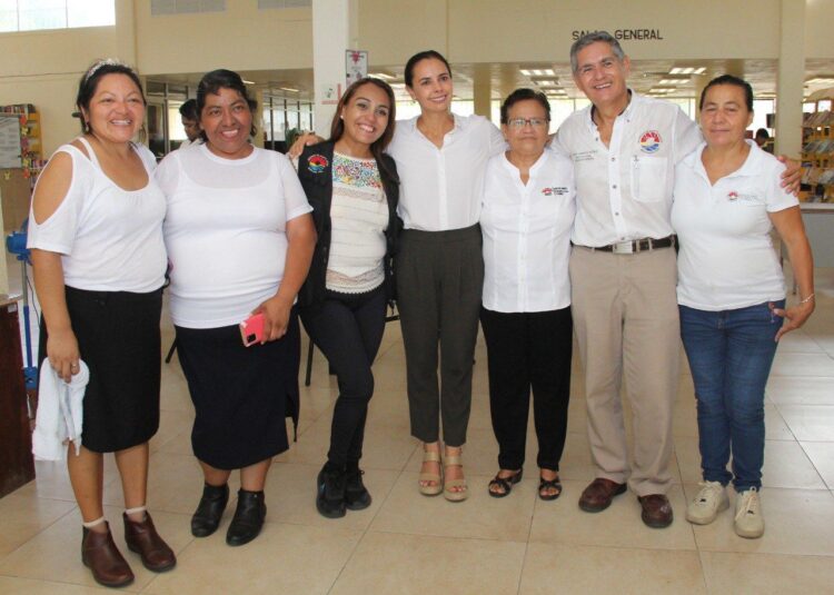 Con ayuda de la ciudadanía renovaremos primer biblioteca pública de Cancún: Ana Paty Peralta