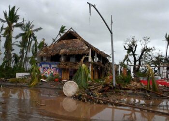 Falso, que no existan recursos para atender desastre por 'Otis': AMLO