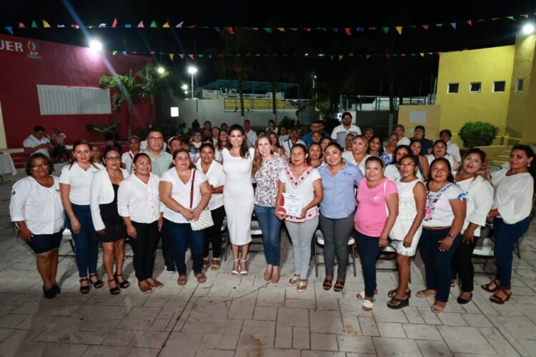 Impulsa Atenea Gómez empoderamiento de las mujeres en Isla Mujeres