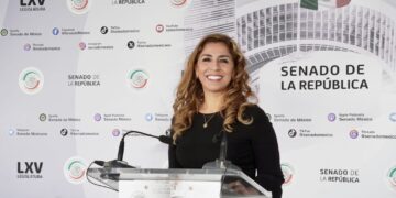 Marybel Villegas apoya a los trabajadores con el programa de reestructuración de créditos INFONAVIT.
