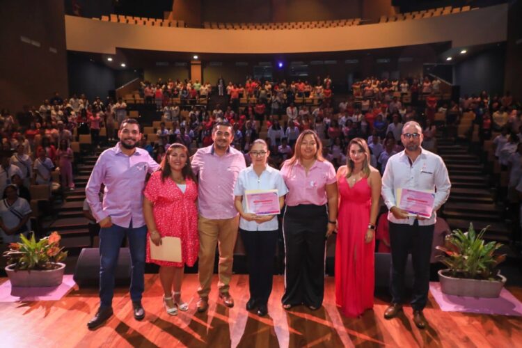 Realizan simposio en Playa del Carmen “Tu lucha es mi lucha contra el cáncer de mama”
