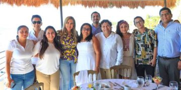 Reconoce Lili Campos labor de médicos