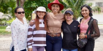 Recorre Marybel Villegas la Colonia Donceles 28 Escuchando a la Ciudadanía