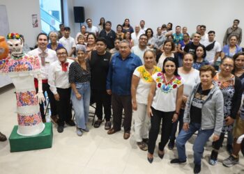 Refrenda Blanca Merari apoyo a artesanos de Puerto Morelos