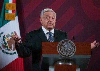 Recomienda AMLO a ministra Piña explicar por qué gana 700 mil pesos mensuales