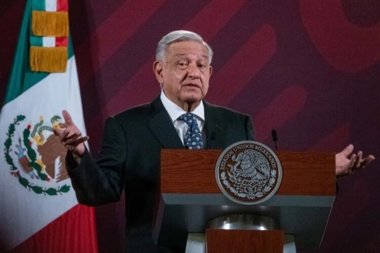 Recomienda AMLO a ministra Piña explicar por qué gana 700 mil pesos mensuales