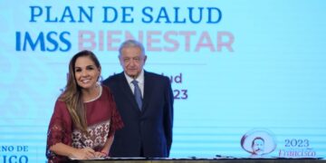 Firma Mara Lezama Acuerdo Nacional de la Federalización de los Servicios de Salud para Quintana Roo