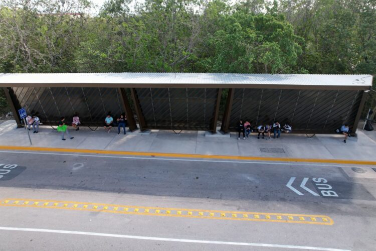 Dos nuevos paraderos más cuatro rehabilitados en Playa del Carmen