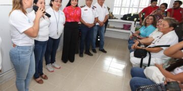 Reitera Blanca Merari compromiso con el sector educativo de Puerto Morelos