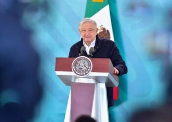 AMLO acusa a Karla Quintana de alterar registro de desaparecidos en México