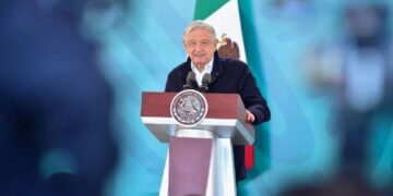 AMLO acusa a Karla Quintana de alterar registro de desaparecidos en México